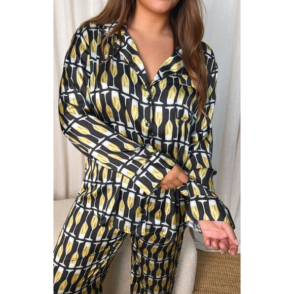 Show Me Your Mumu Pajama Set in Champagne Silky S - Picture 2 of 11